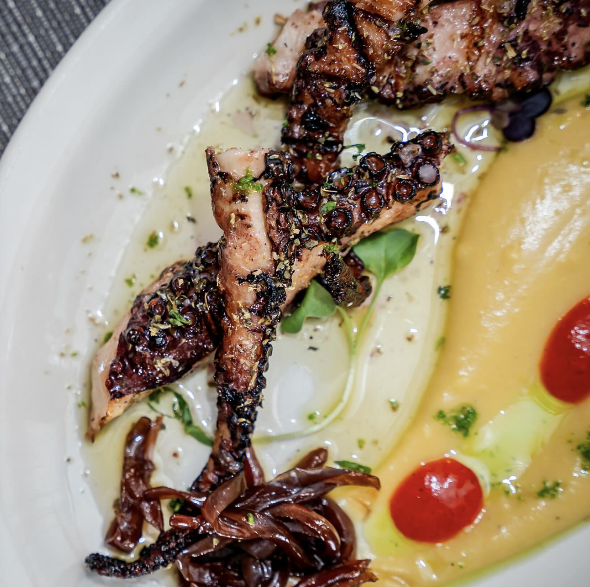 8 Must-Try Dishes in Astoria: Your Curated Food Guide