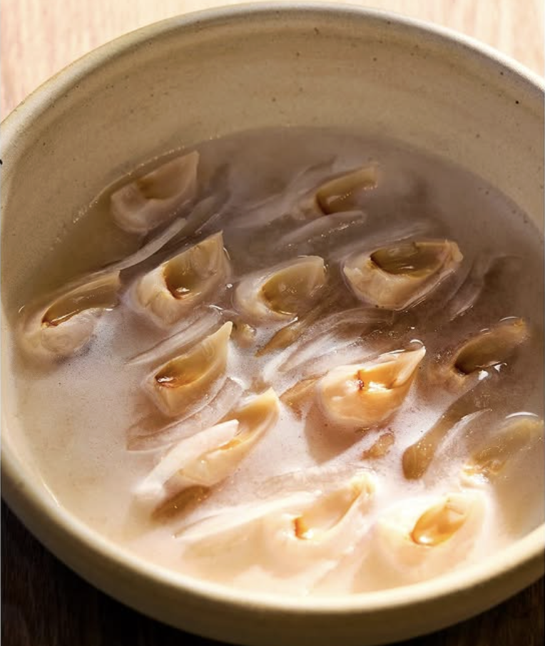 The 8 Must-Eat Clams in NYC 2025