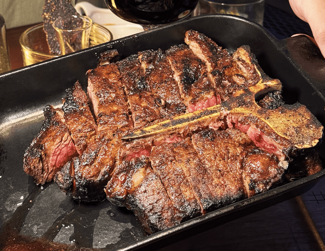 Best Iconic Dishes in NYC: Top 8 Must-Try Foods 2025