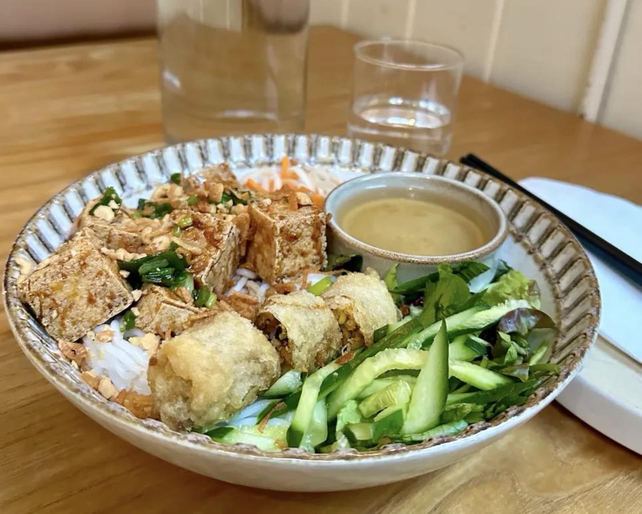 8 Notable Vegetarian Dishes in NYC NYC 2025 | 8it